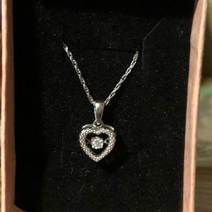 Twinkling diamond necklace